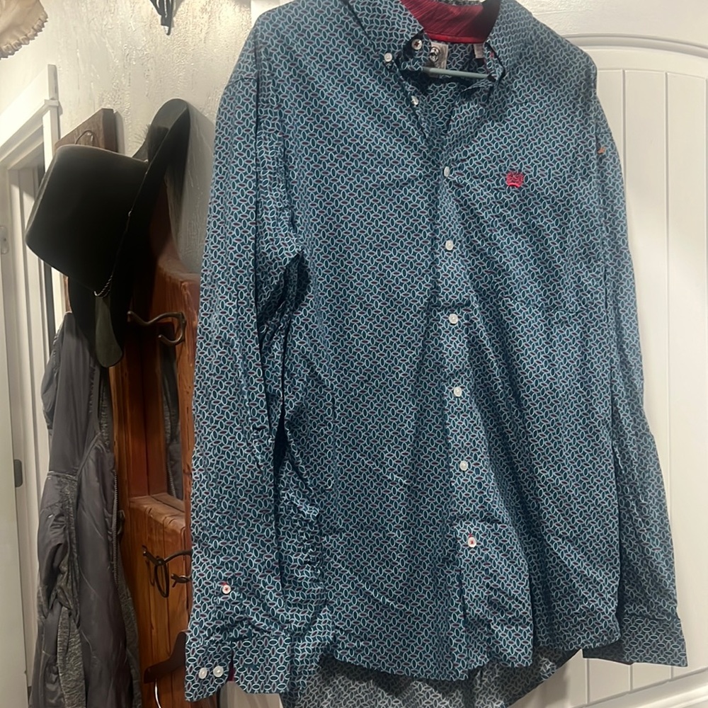 Cinch button up